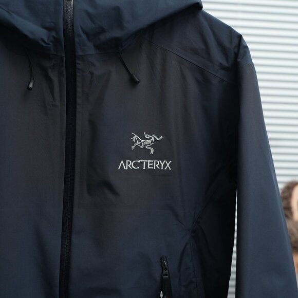 Arc'teryx Beta Lt Jacket Unisex Dark Blue - Picture 3 of 9